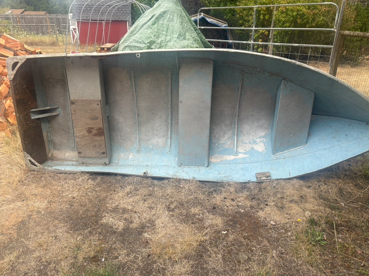 Aluminum boat