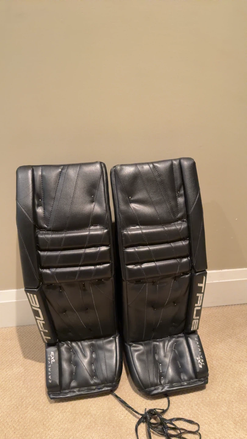 True Catalyst 7x3 INT Goalie Leg Pads