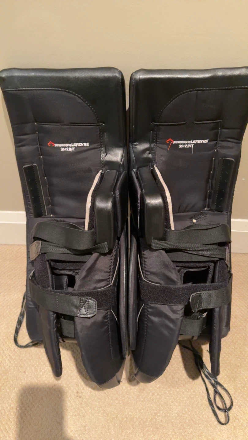 True Catalyst 7x3 INT Goalie Leg Pads - photo 2