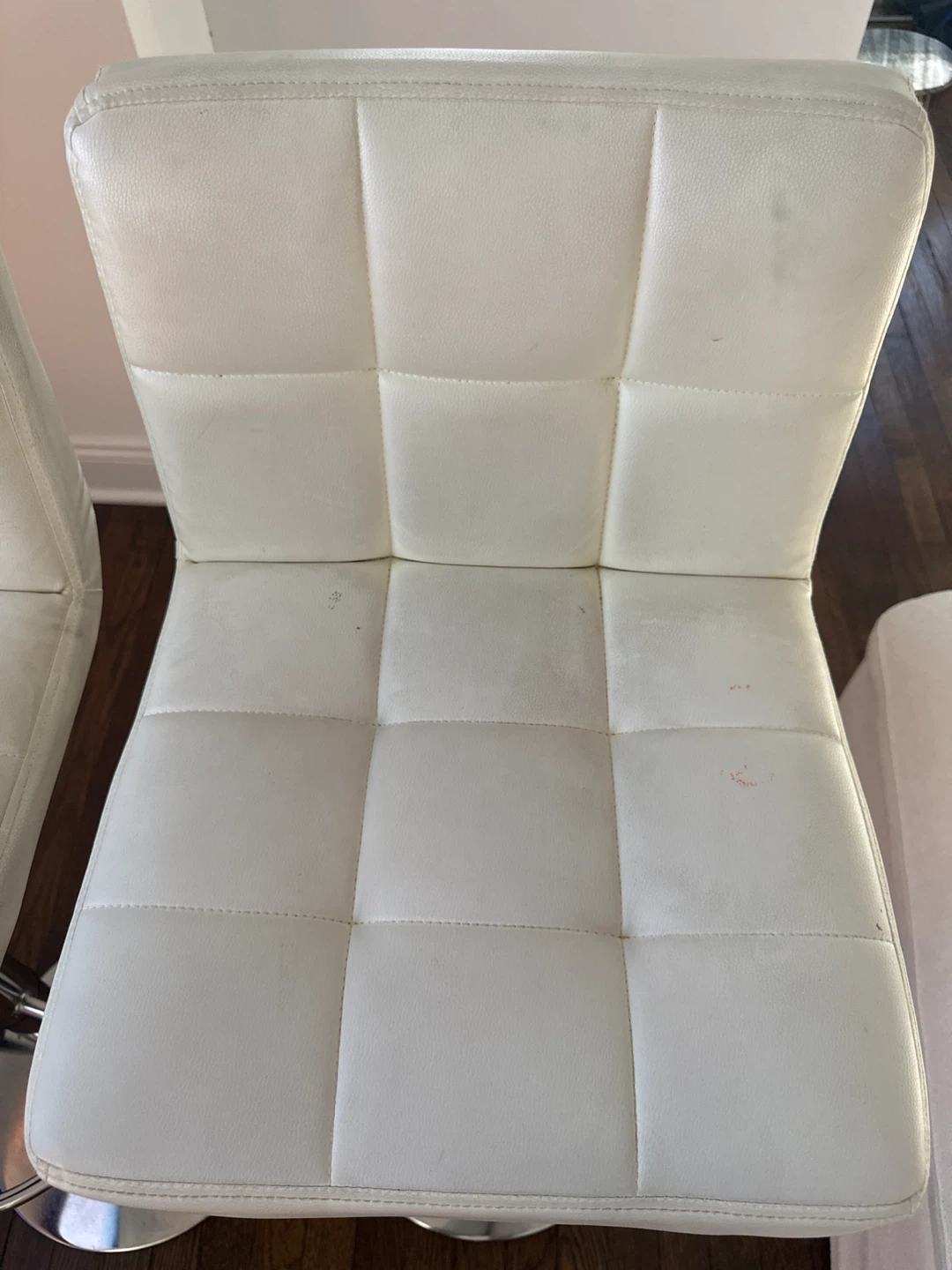 2 white bar stools - photo 4