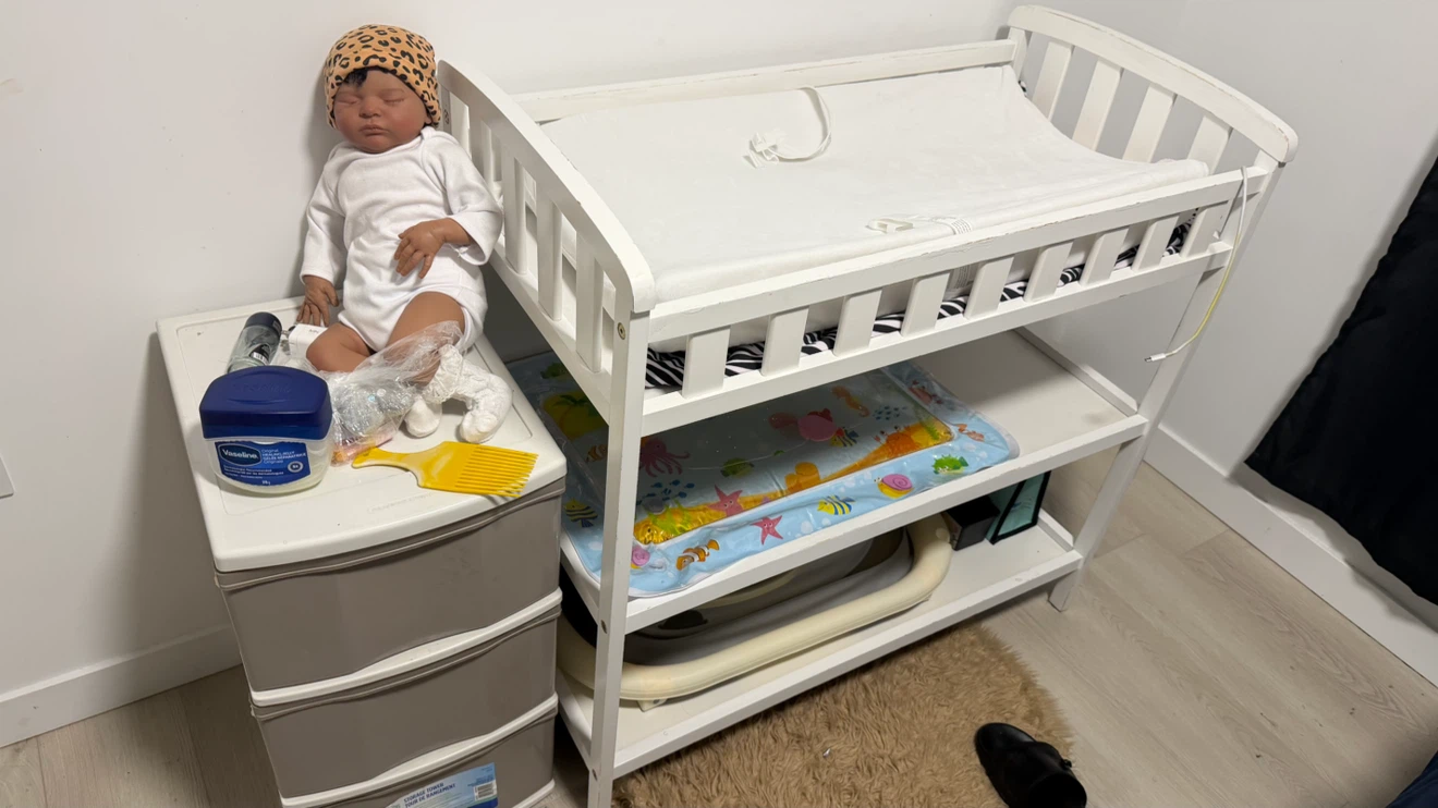 White wooden changing table with storage shelves - photo 3