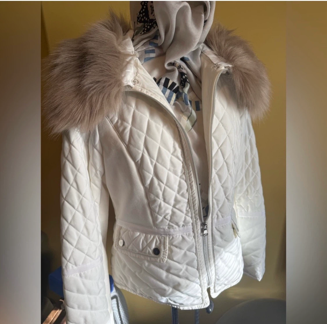Frank Lyman jacket with removable faux fur collar