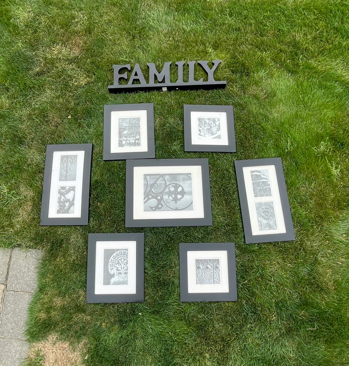 Set of 6 Photo Frames with FAMILY Wall Decor