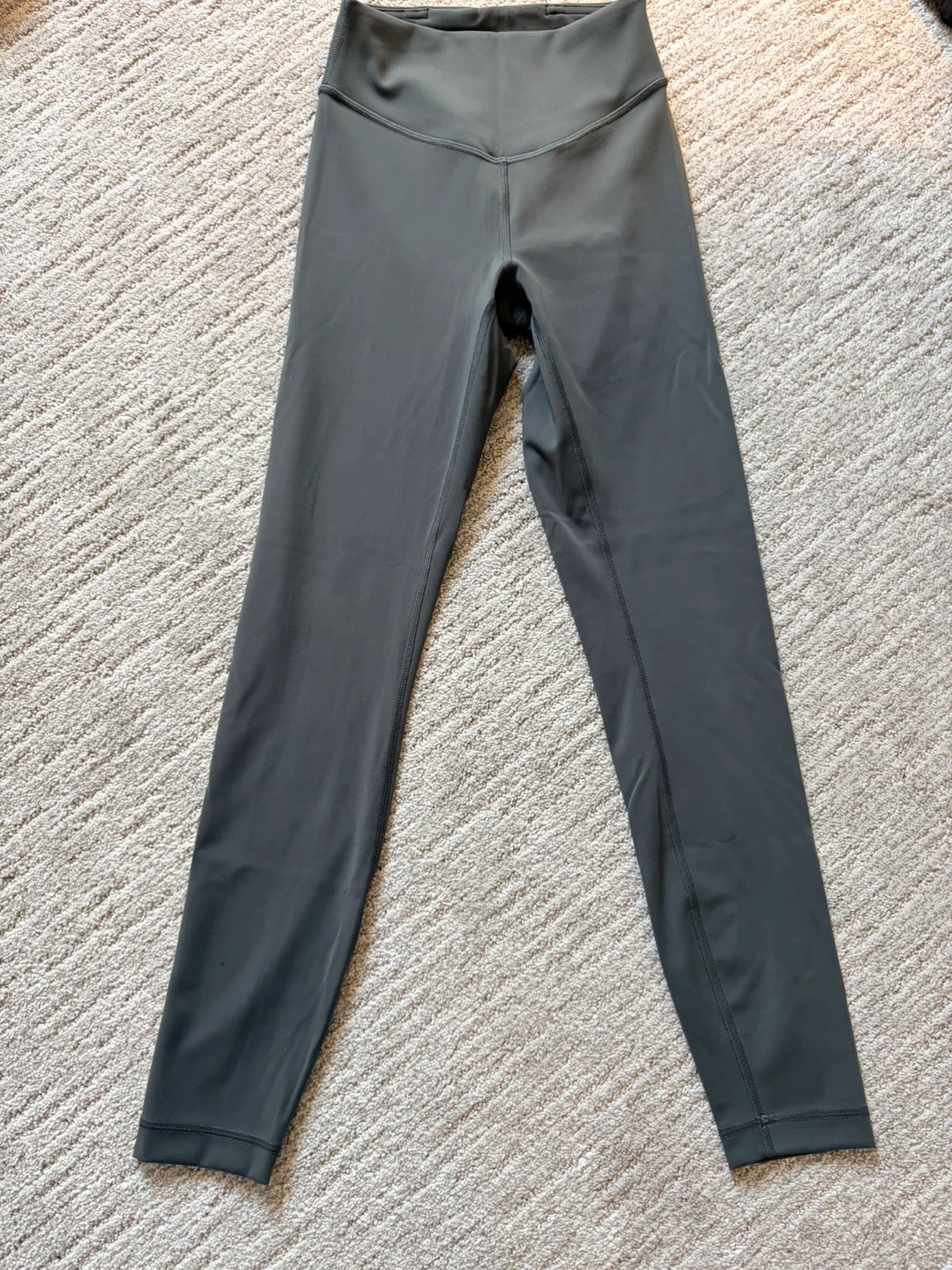 Lululemon wunder under smooth cover Leggings Size 2