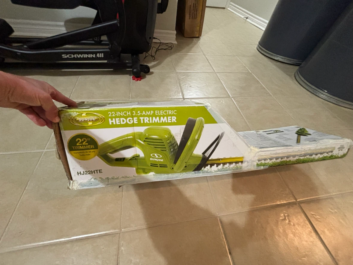 Sun Joe 22-inch Electric Hedge Trimmer HJ22HTE
