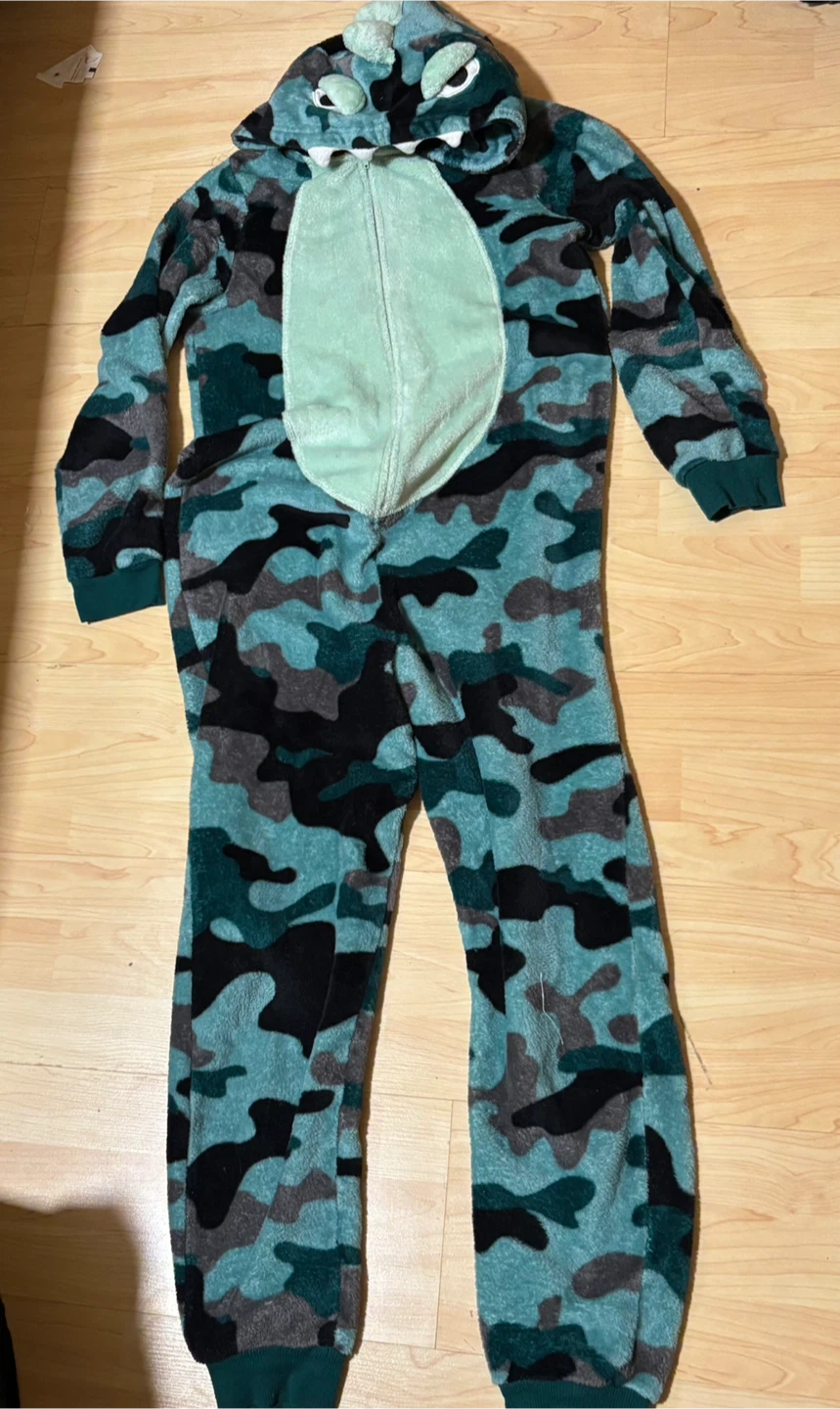 Kids dinosaur pyjama size XL with attachement tail