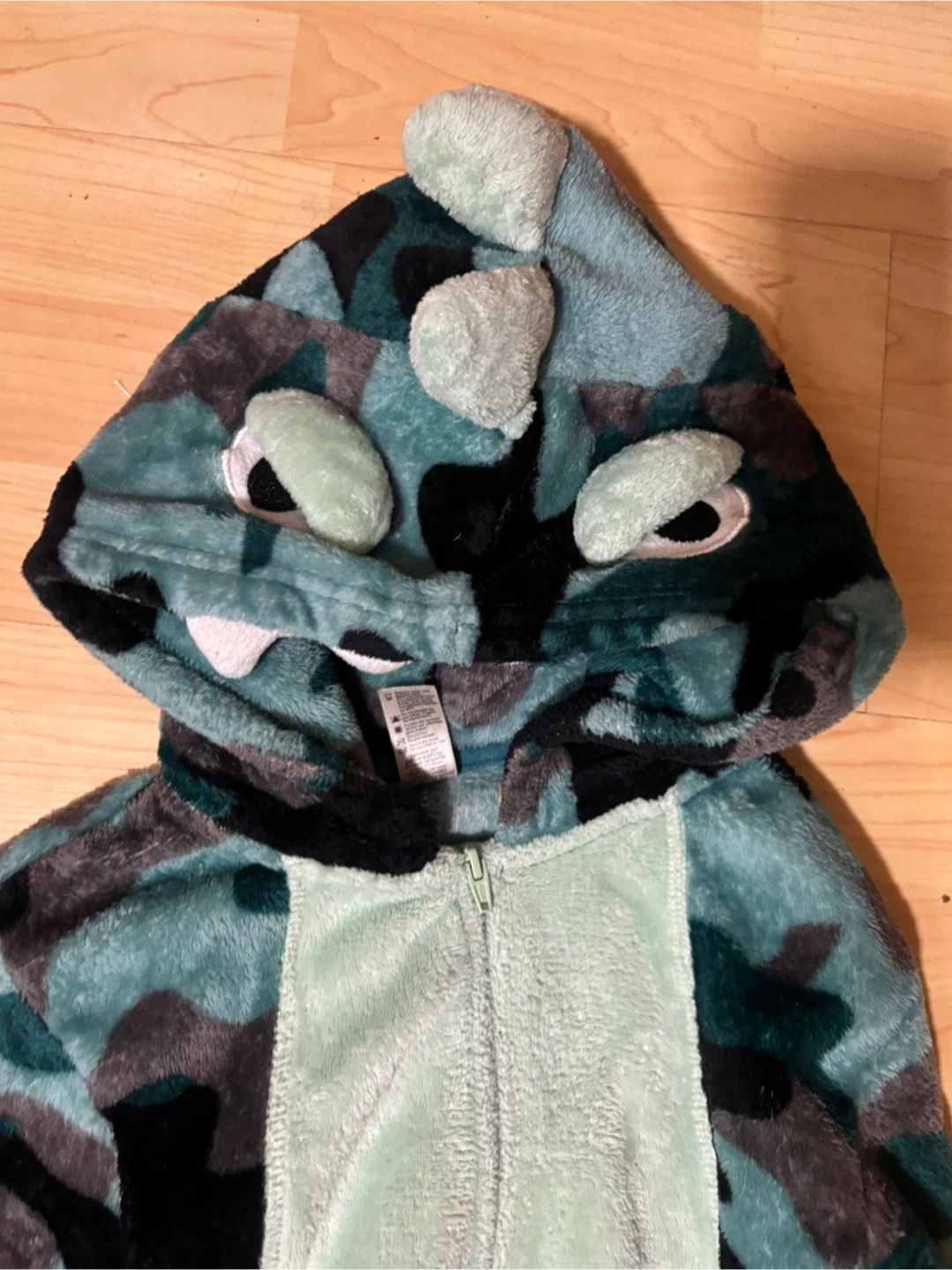 Kids dinosaur pyjama size XL with attachement tail - photo 2