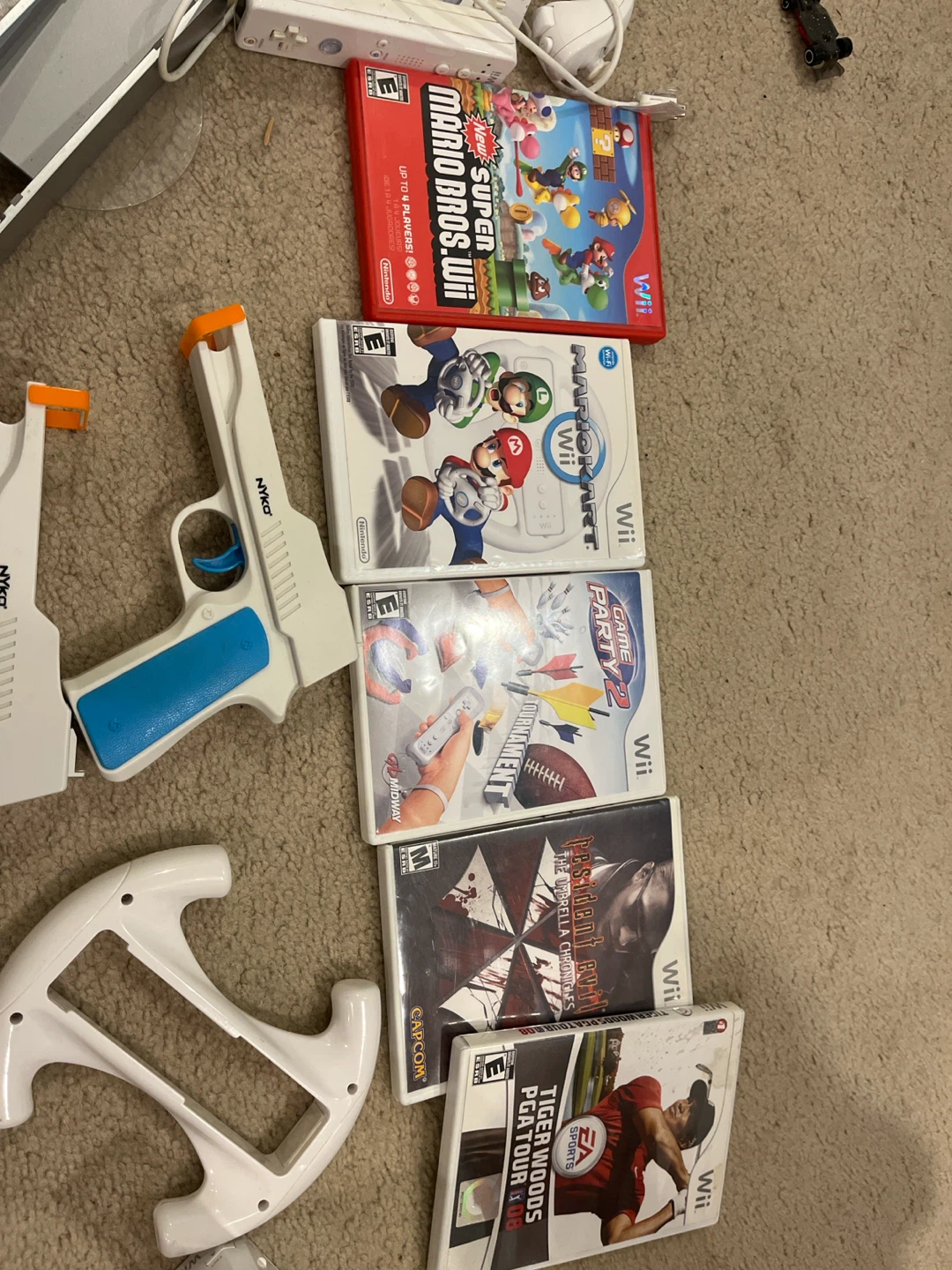 Nintendo Wii Console Bundle with Games and Accessories - photo 3
