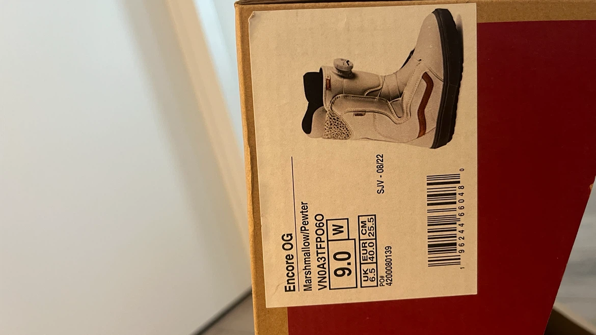 BRAND NEW Vans Encore OG Snowboard Boots - Size 9W - photo 2