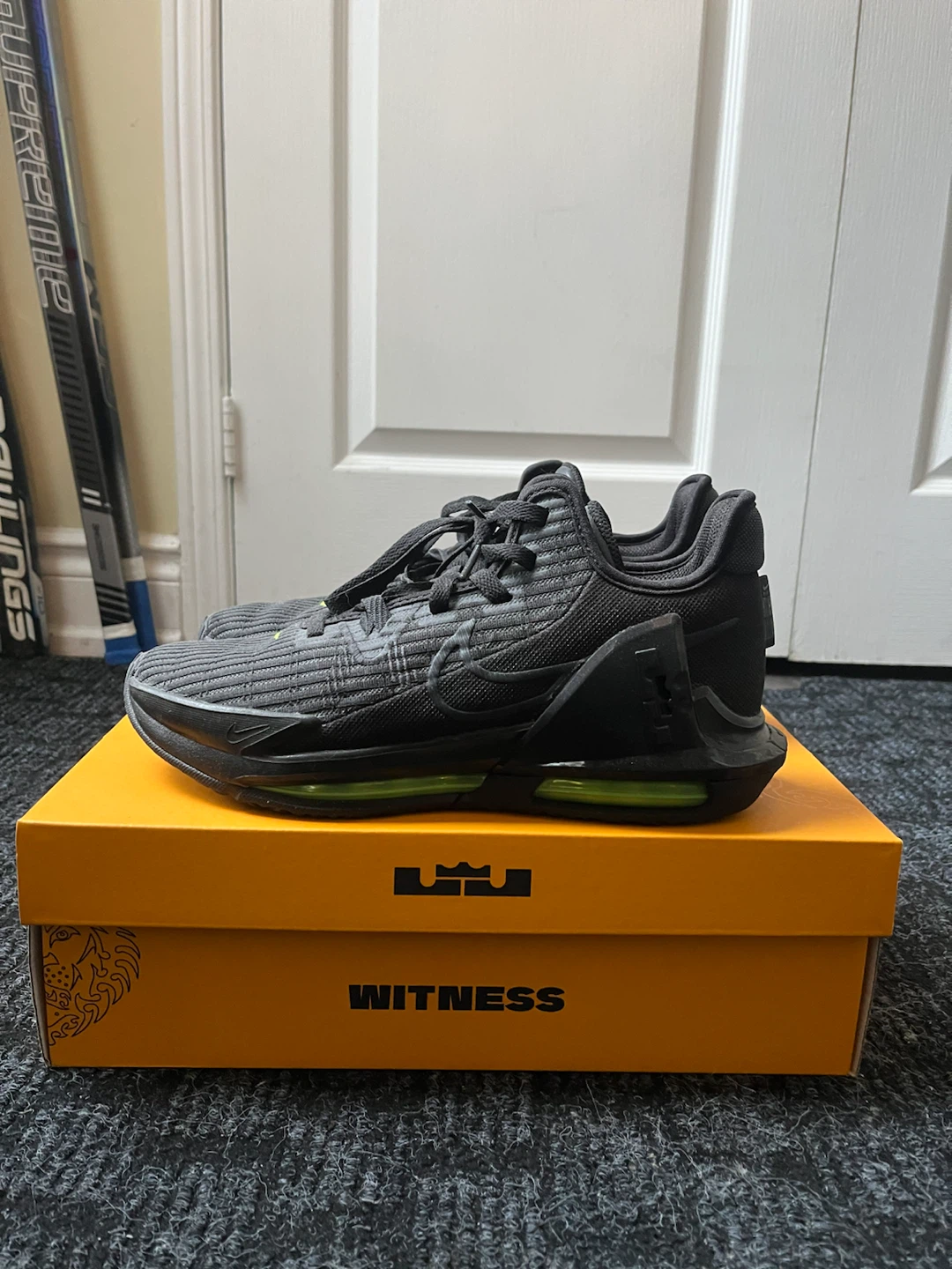 Nike Lebrkn Witness Vl