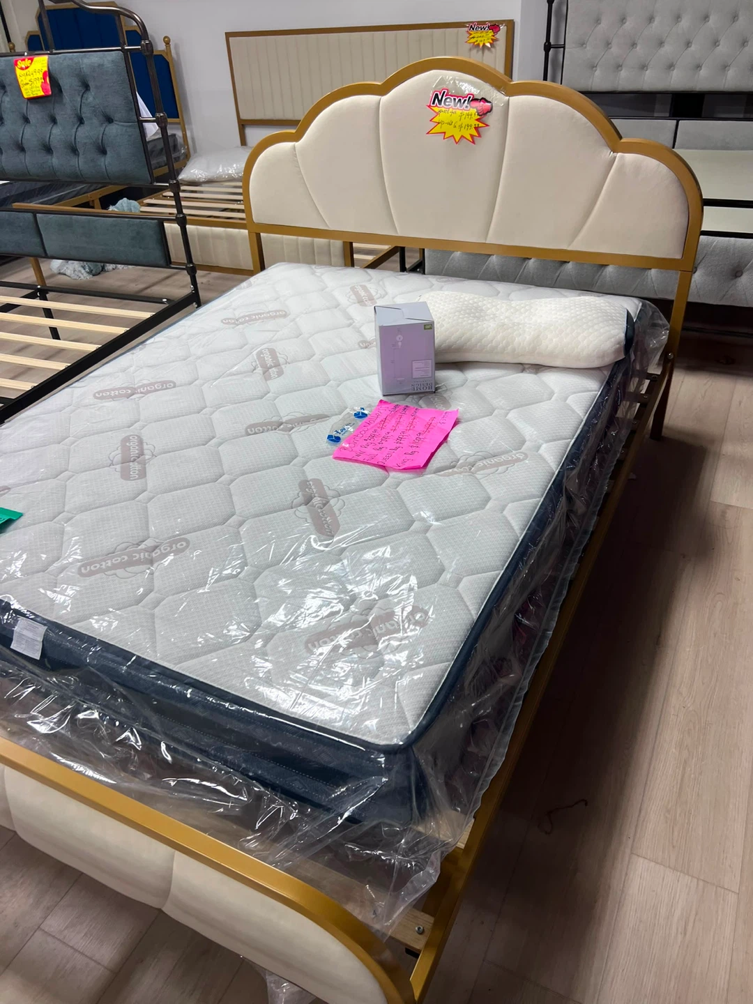 double size Tufted Headboard Bed Frame - photo 3