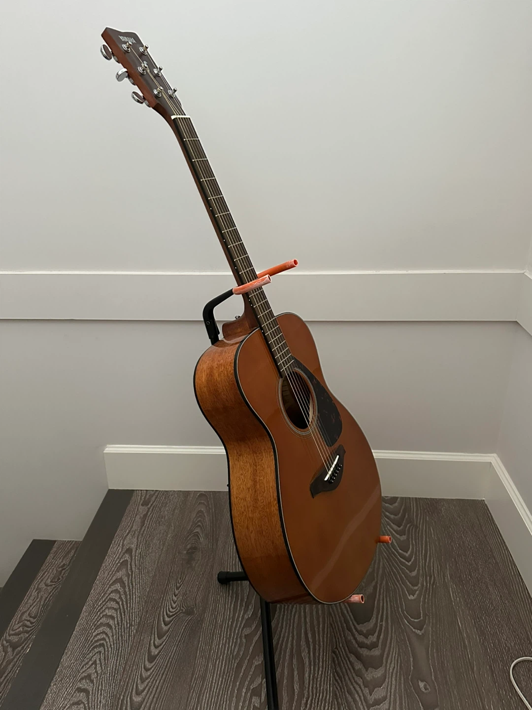 Yamaha Acoustic Guitar with Capo and Tuner - photo 2