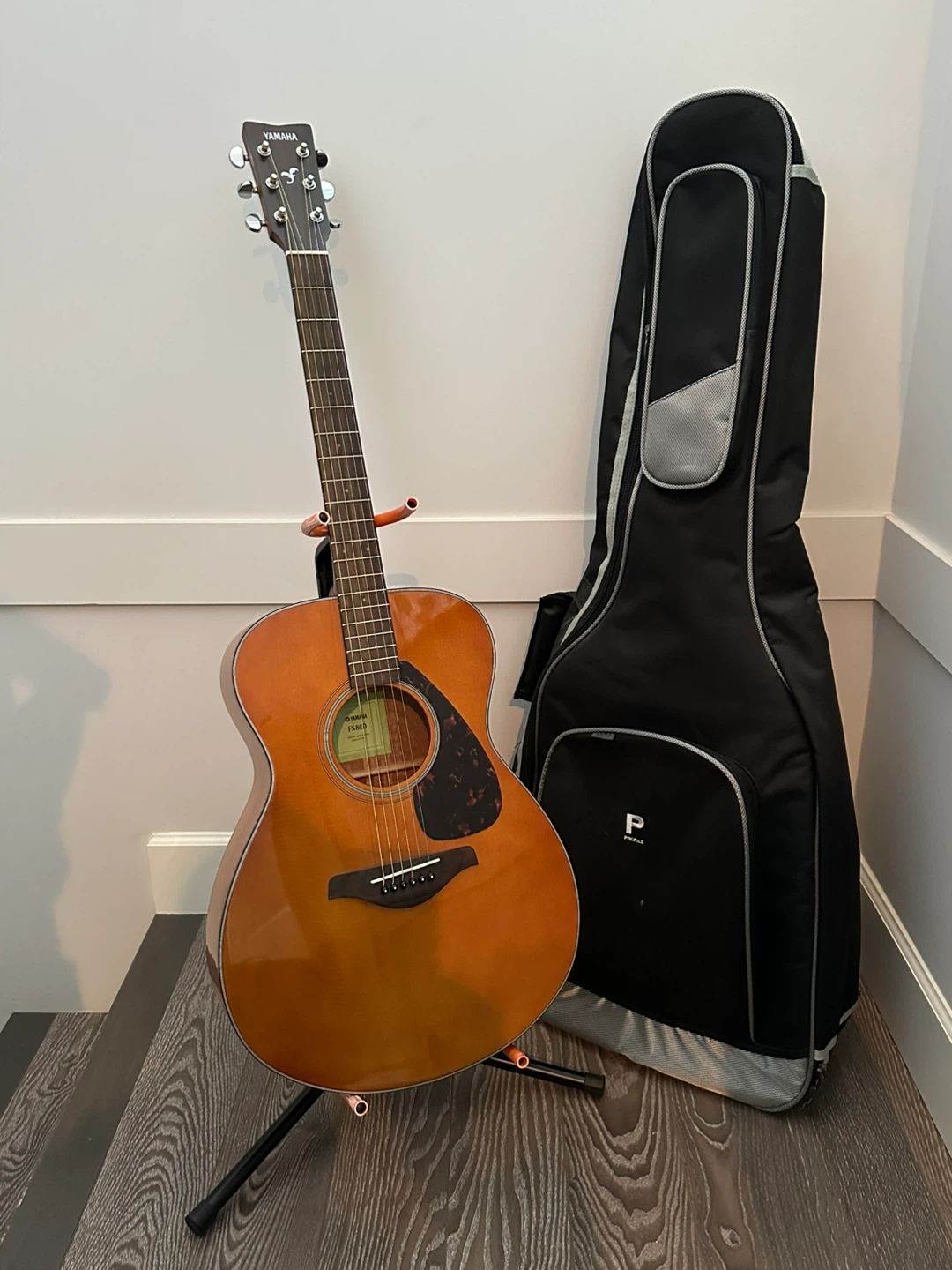 Yamaha Acoustic Guitar with Capo and Tuner - photo 3