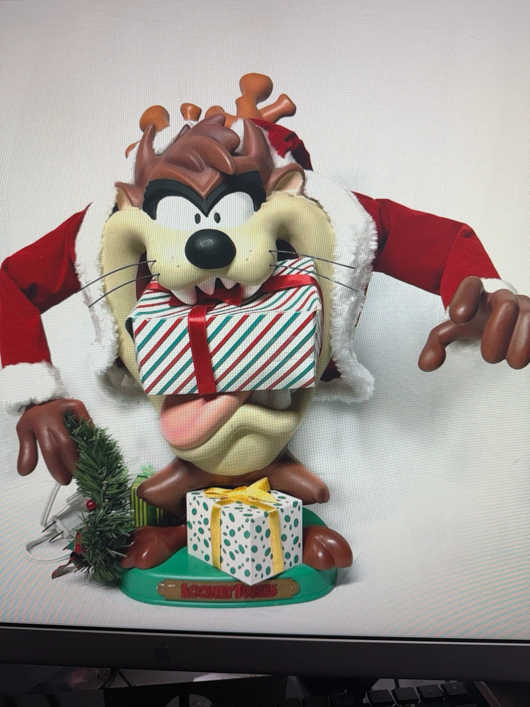 Looney Tunes "Tasmanian Devil" Animated Christmas Figure