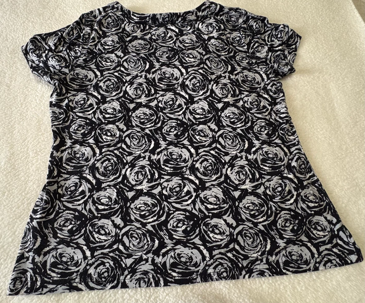Reitmans Petites black & white floral print t-shirt - photo 2