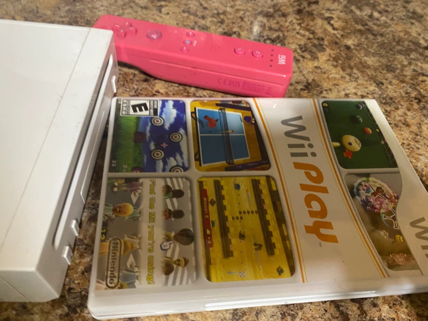 Nintendo Wii Console with Wii Play Game and Pink Controller - photo 3