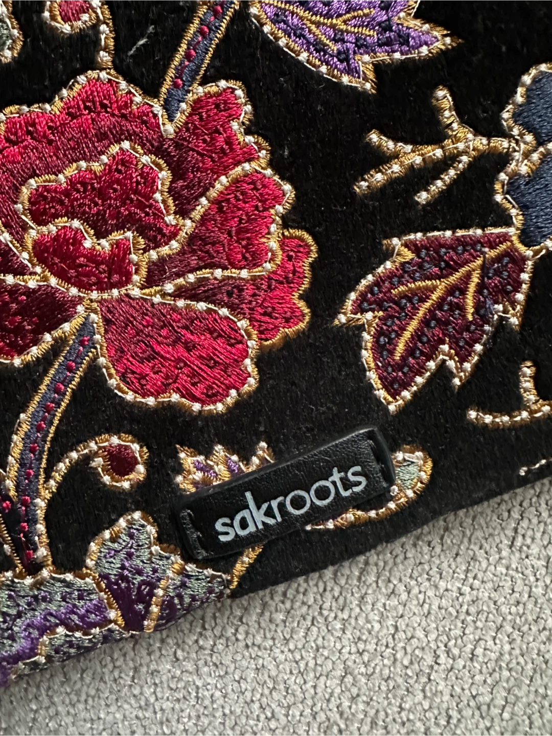 Sakroots Crossbody/ Wristlet Bag - East York - photo 3