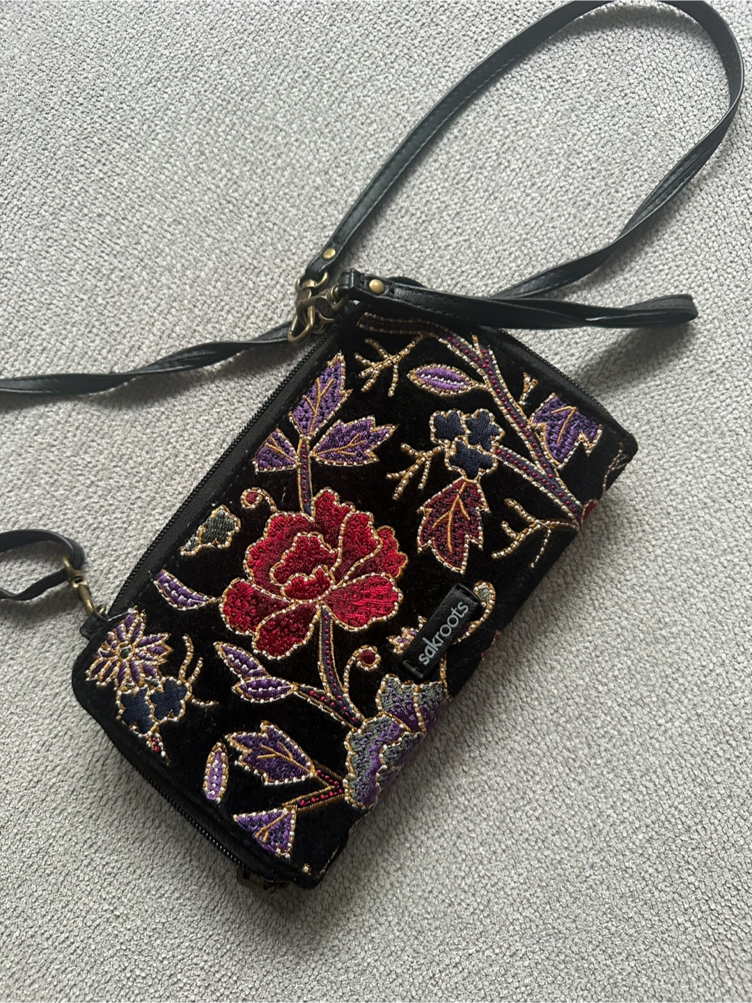 Sakroots Crossbody/ Wristlet Bag - East York - photo 2