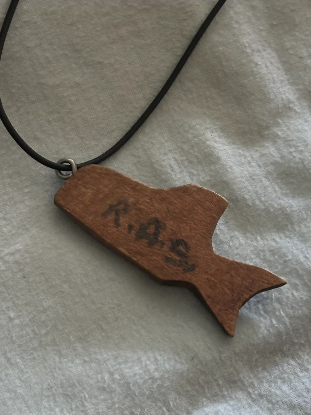 R. Shaughnessy Signed Kwakwaka'wakw Carved Salmon Pendant - photo 4