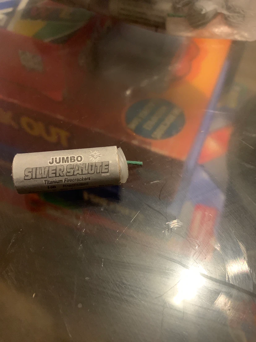 Jumbo Silver Salute firecrackers