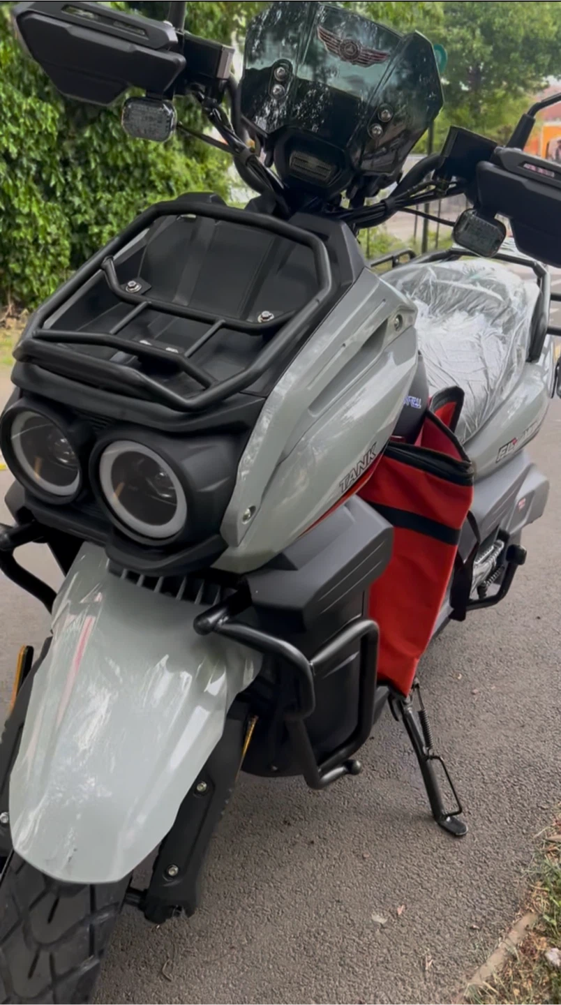 FLYING TANK" 150cc Scooter - White - photo 2