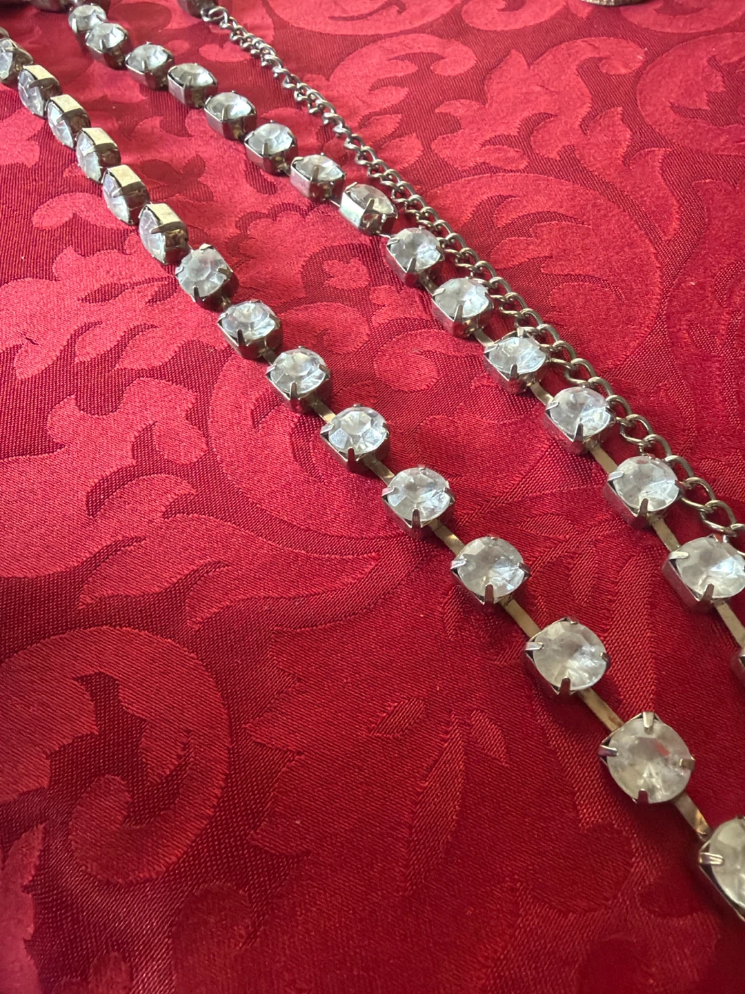 Jewelry Set: Rhinestone Chain, Black & Gold Chain - photo 3