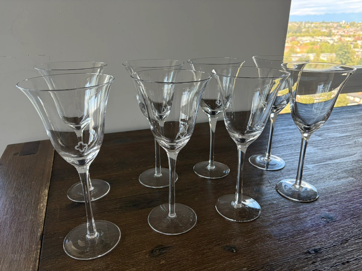 Set of 8 Wine Glasses