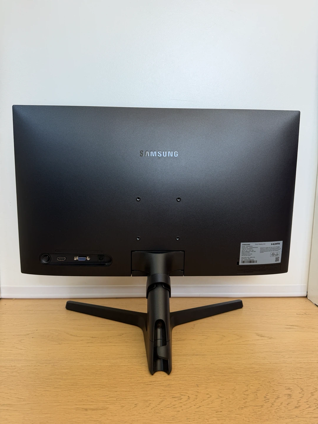 Samsung 24” Full HD IPS Monitor - photo 2
