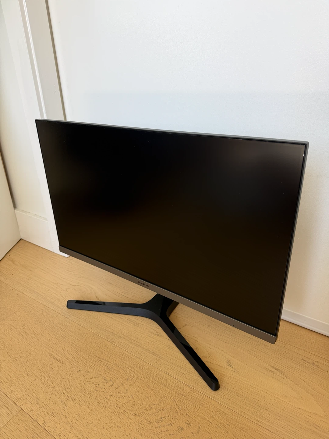 Samsung 24” Full HD IPS Monitor - photo 3