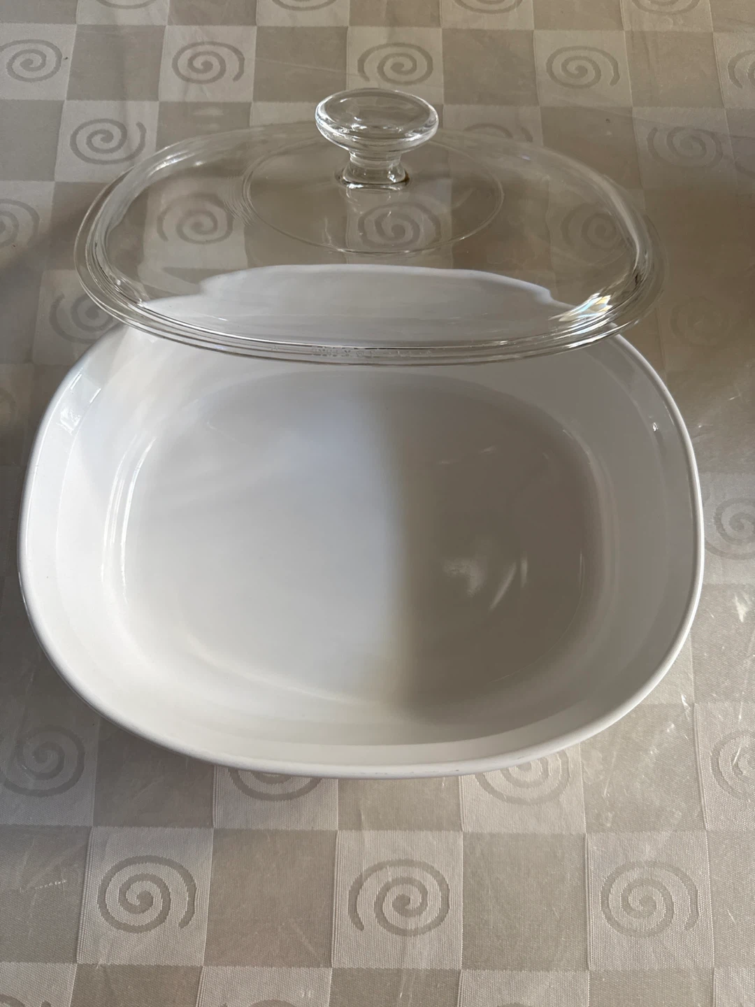 CorningWare 1.8L Casserole Dish with Pyrex Lid