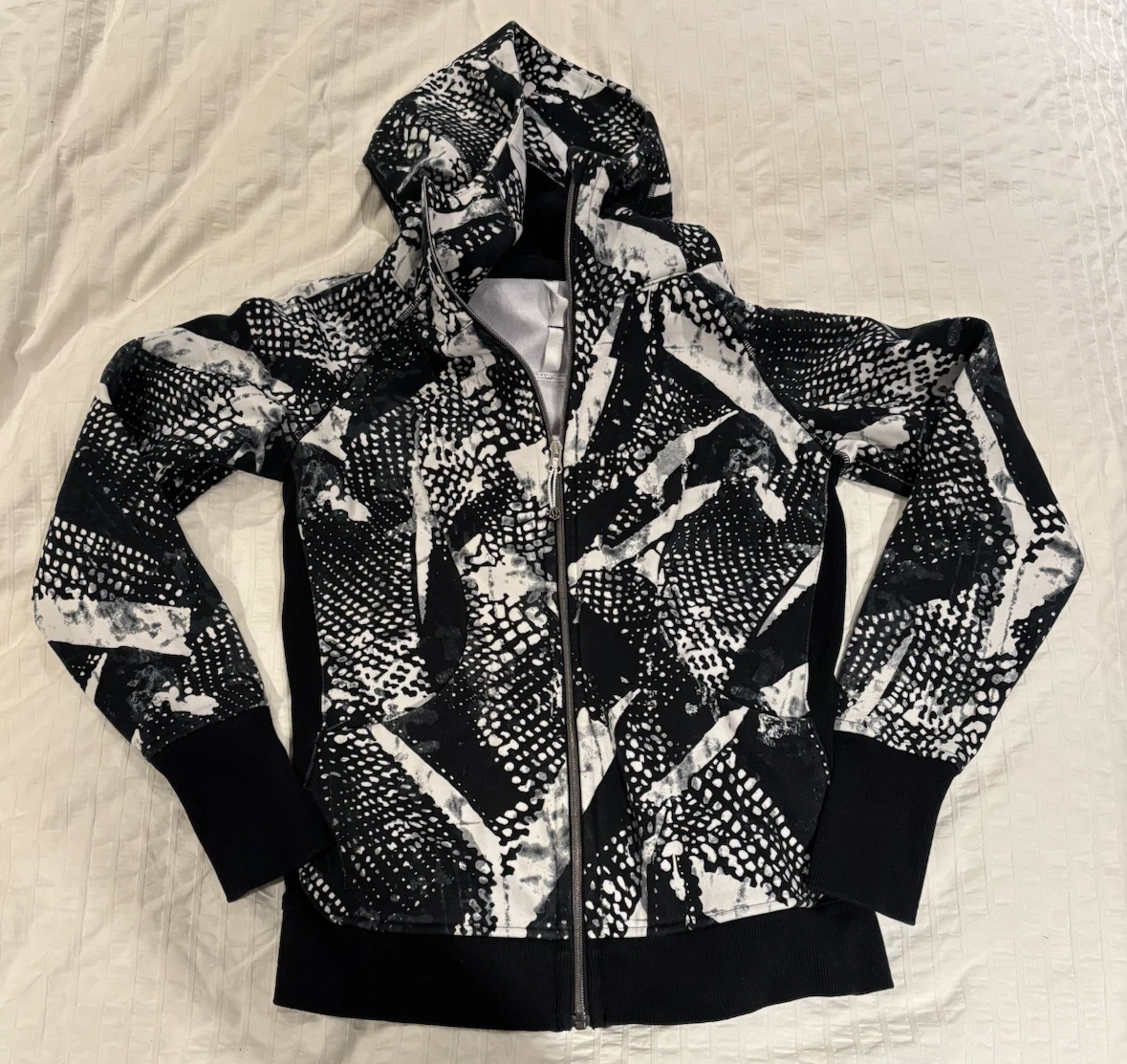 Lululemon Hoodie Jacket Black White Abstract Print Size 6