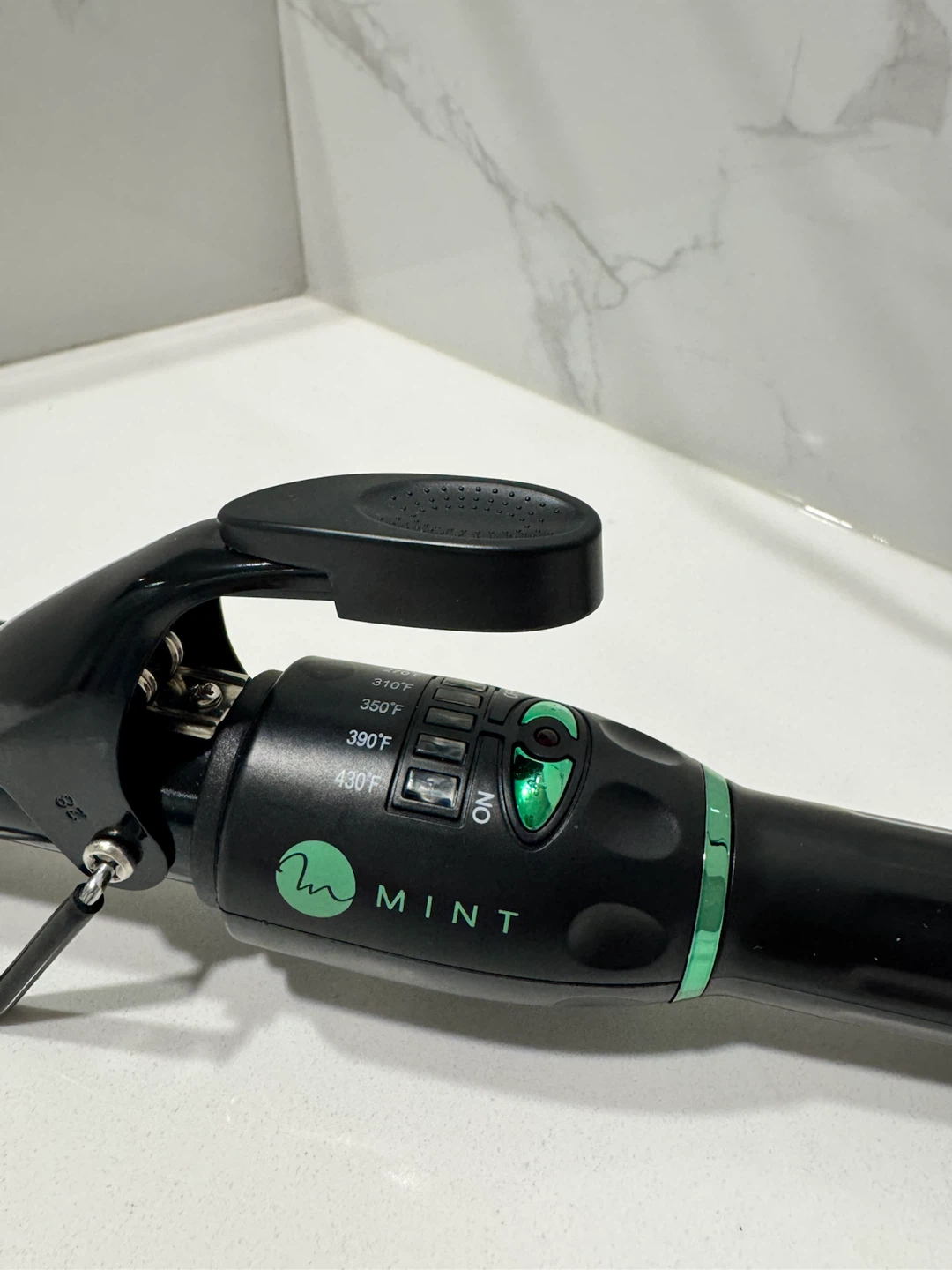 Mint 1.25in Long Curling Iron plus Excellent Condition Freebie - photo 2