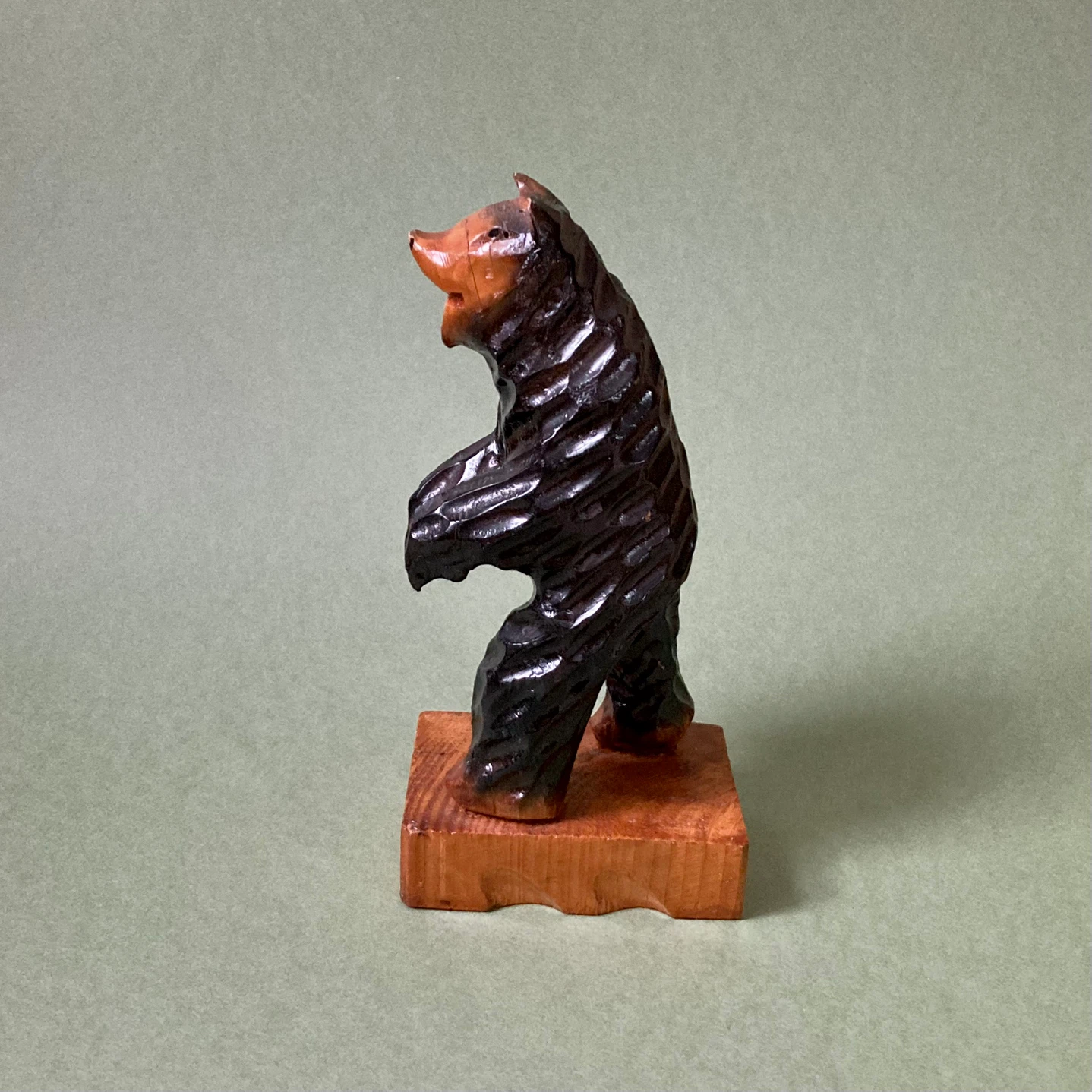 Vintage Folk Art Bear Carving - photo 3
