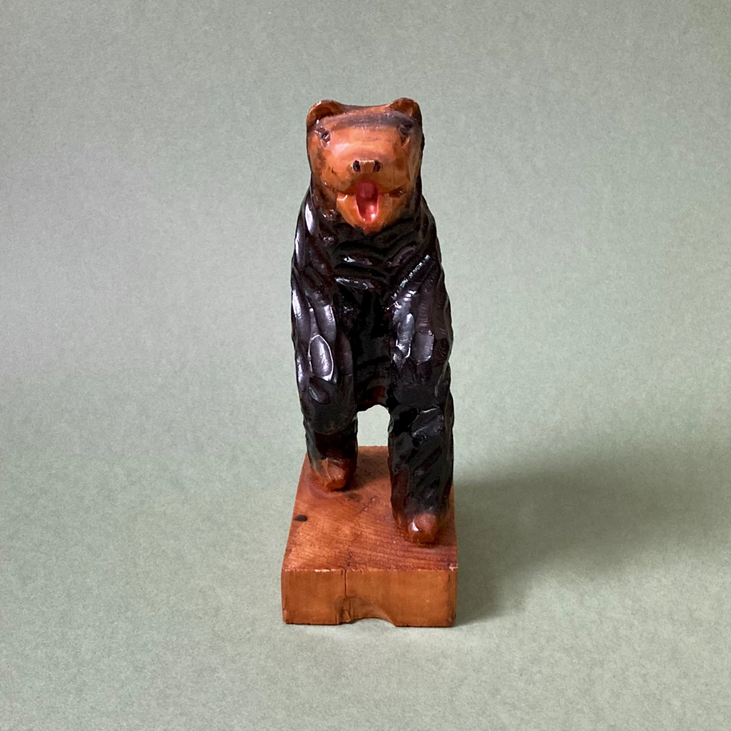 Vintage Folk Art Bear Carving - photo 4