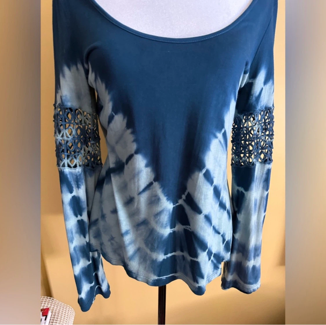 Unique Jessica Simpson tie dye bell sleeve top - photo 3