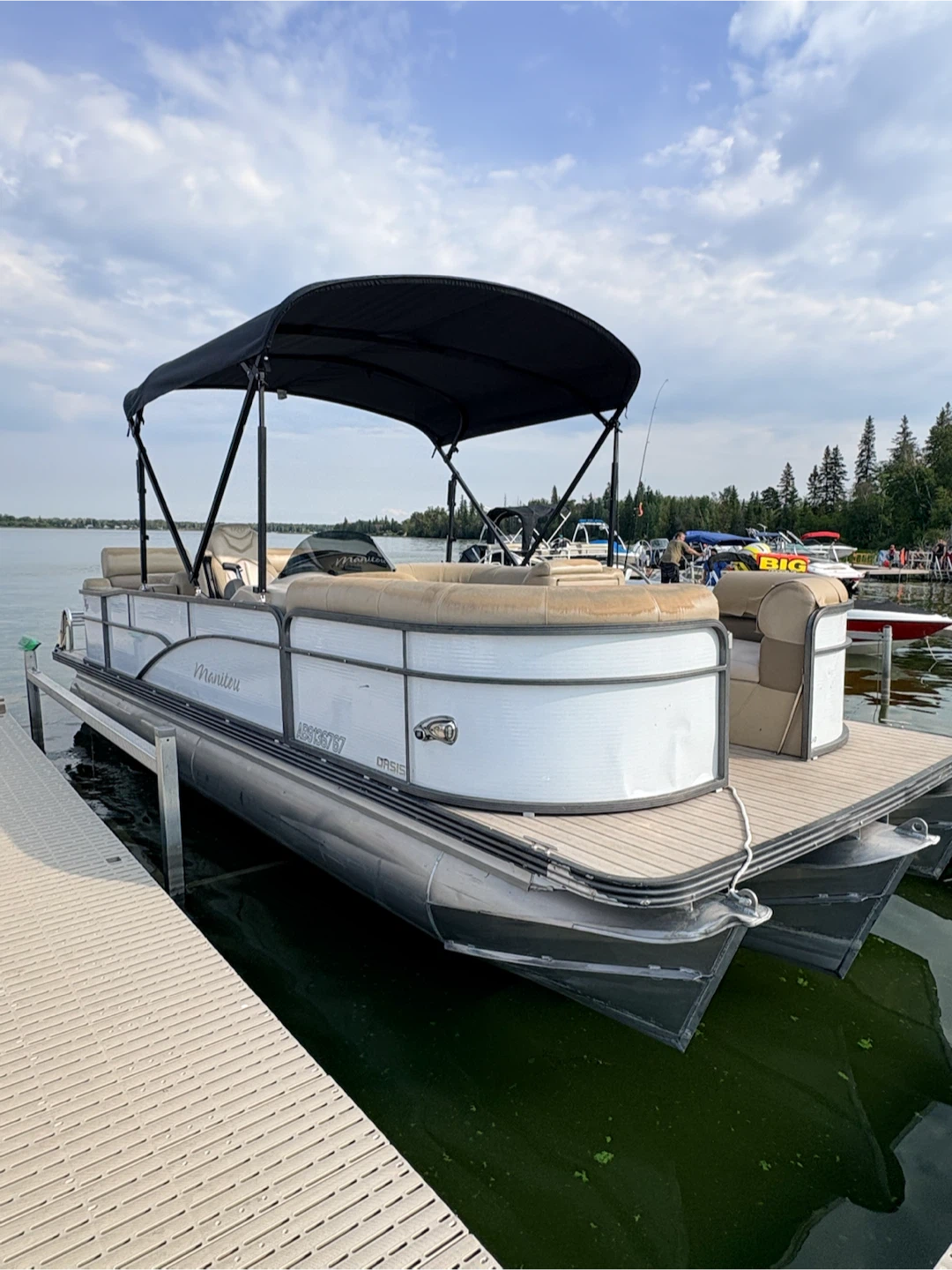 2015 Manitou vp oasis 23’ pontoon