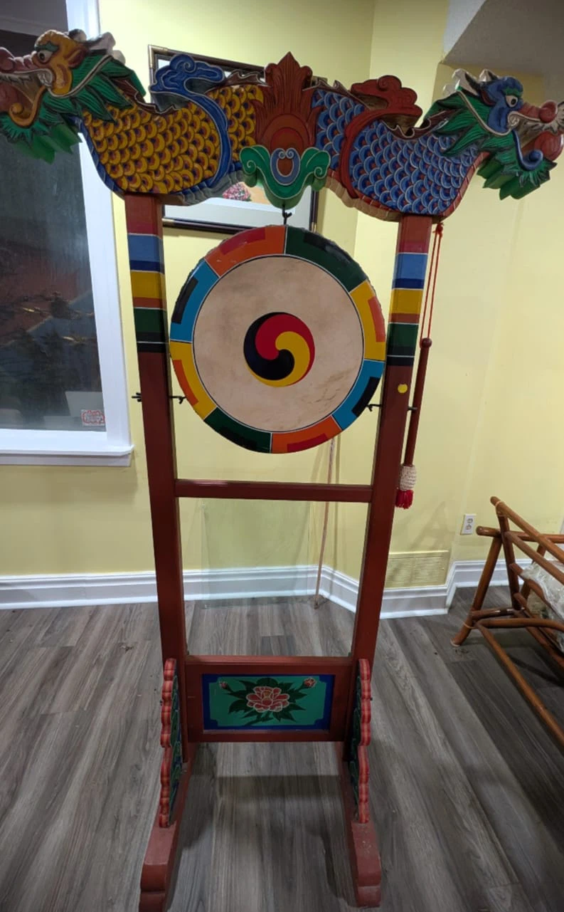 Decorative Korean Gong Stand with Dragons