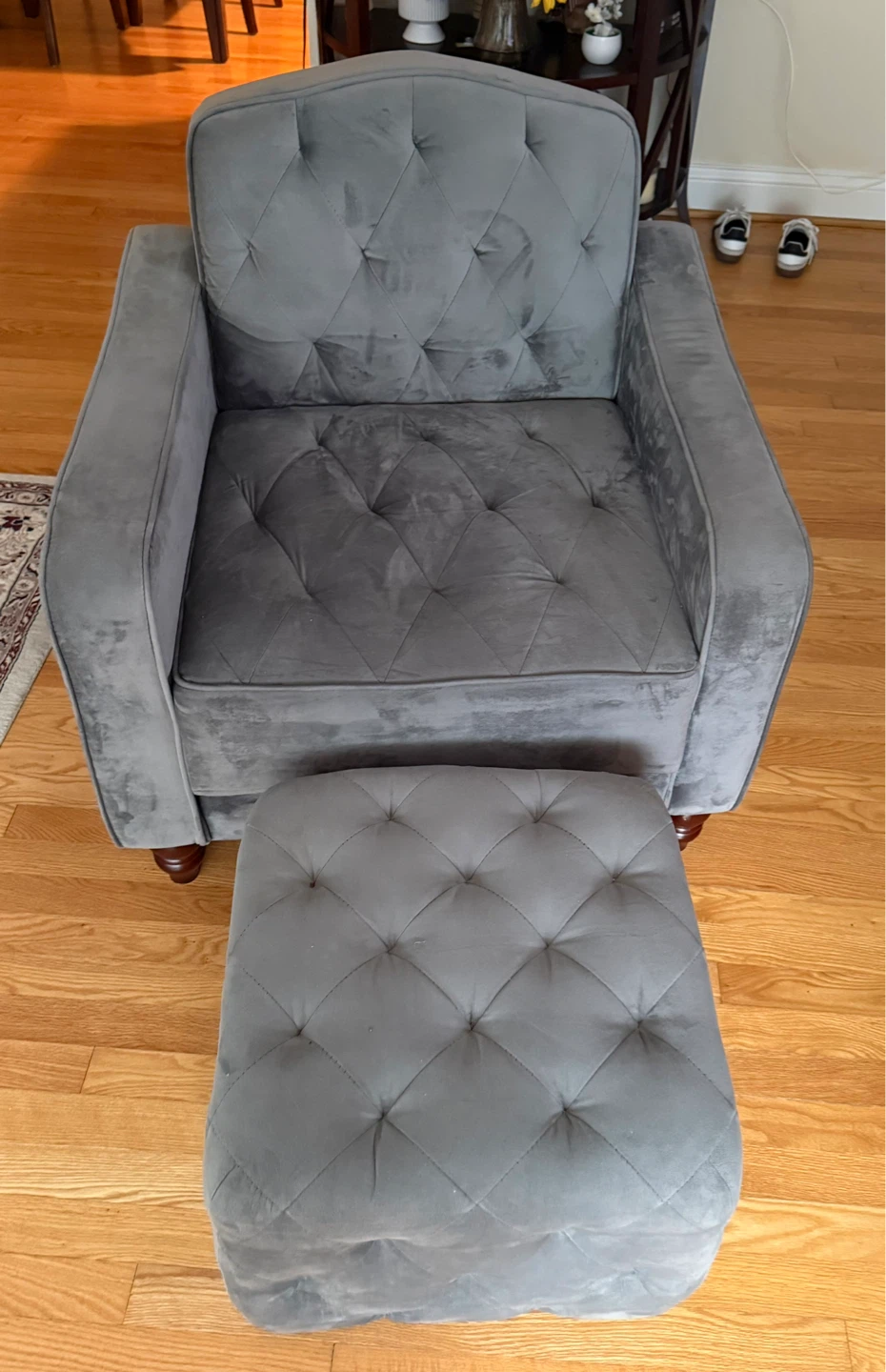Gray Tufted Accent Chair with Ottoman