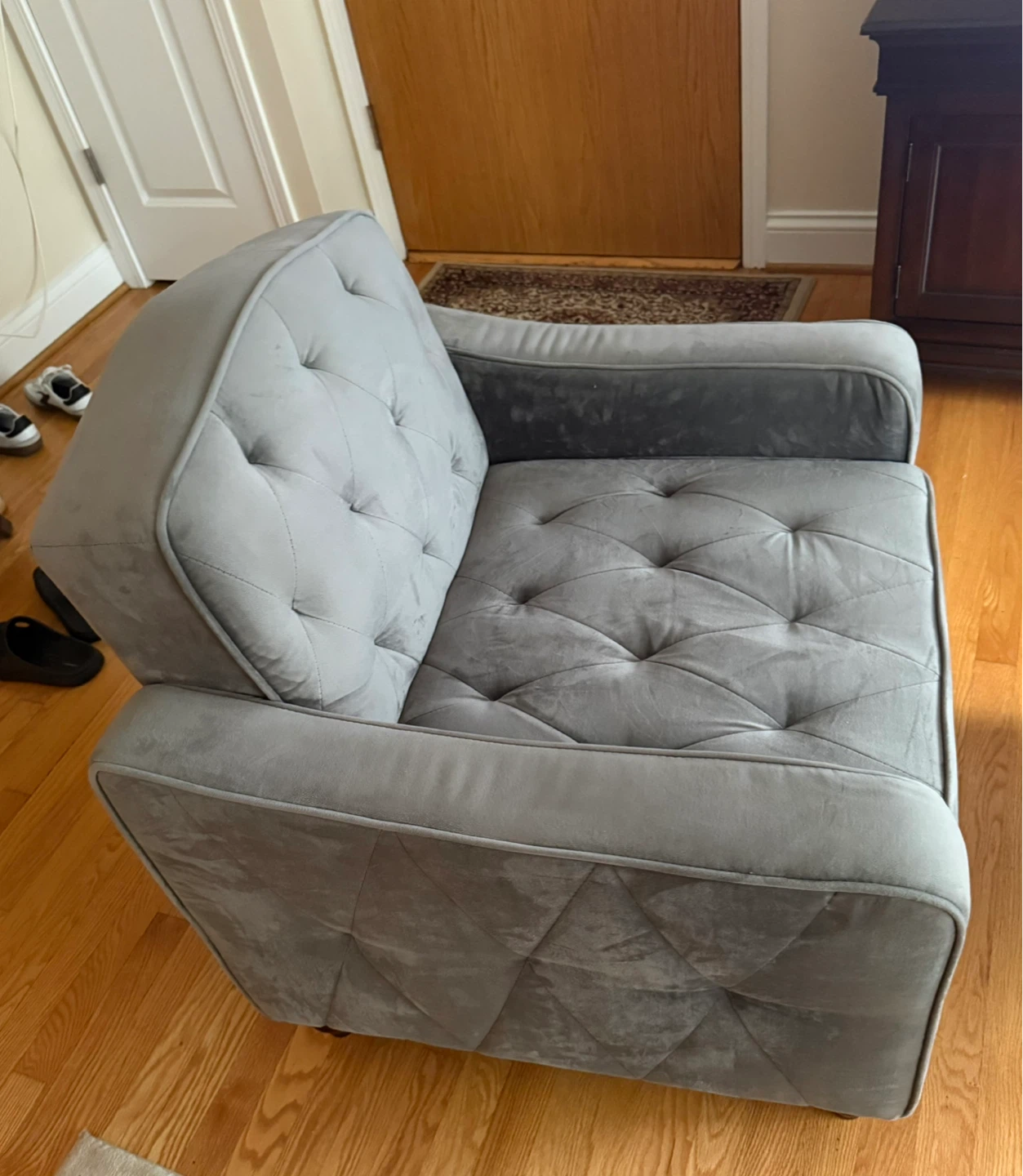 Gray Tufted Accent Chair with Ottoman - photo 2
