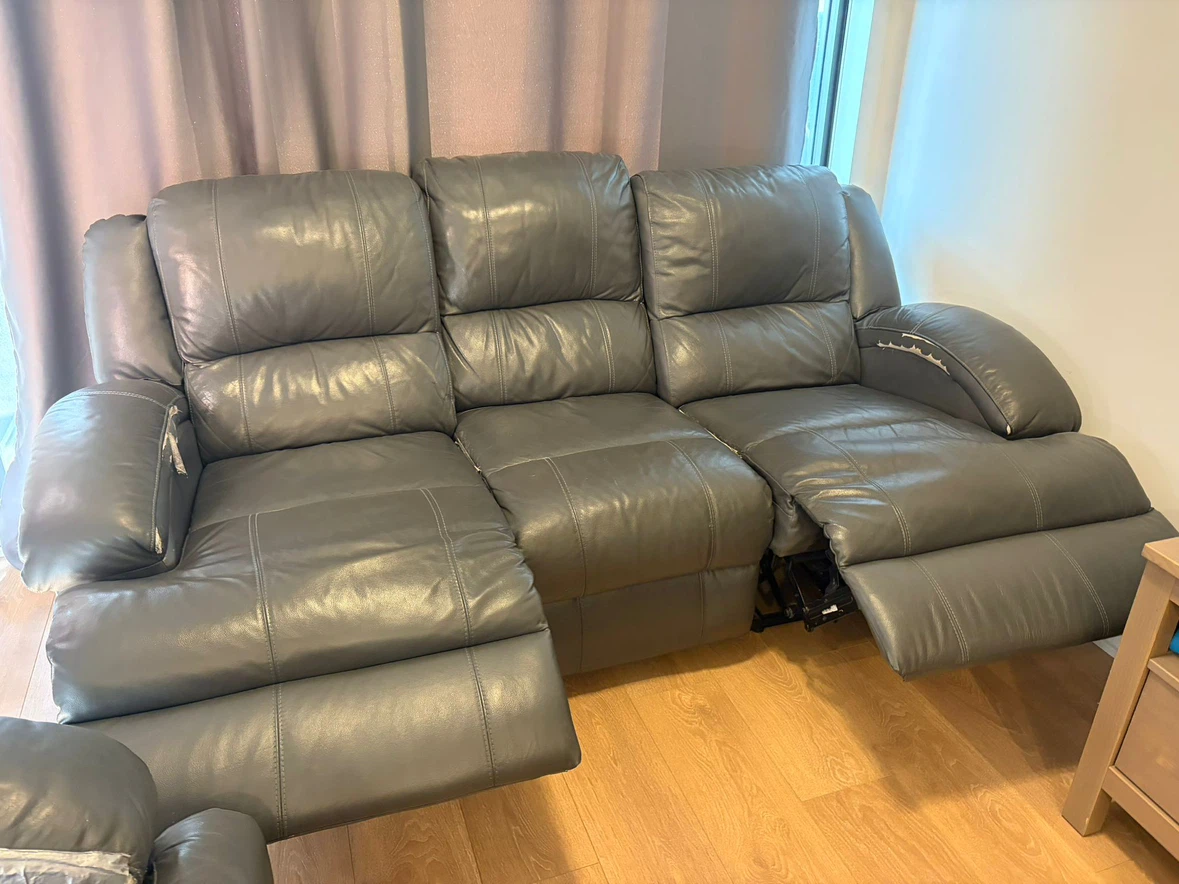 Comfortable 5-seat Leather Reclining Sofa Set – Works Perfectly! - photo 2
