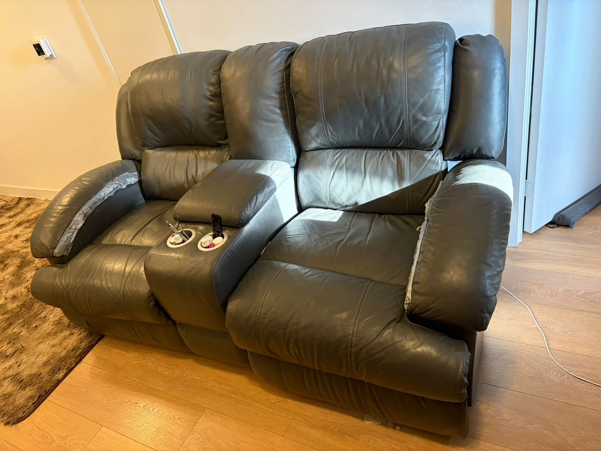 Comfortable 5-seat Leather Reclining Sofa Set – Works Perfectly! - photo 3