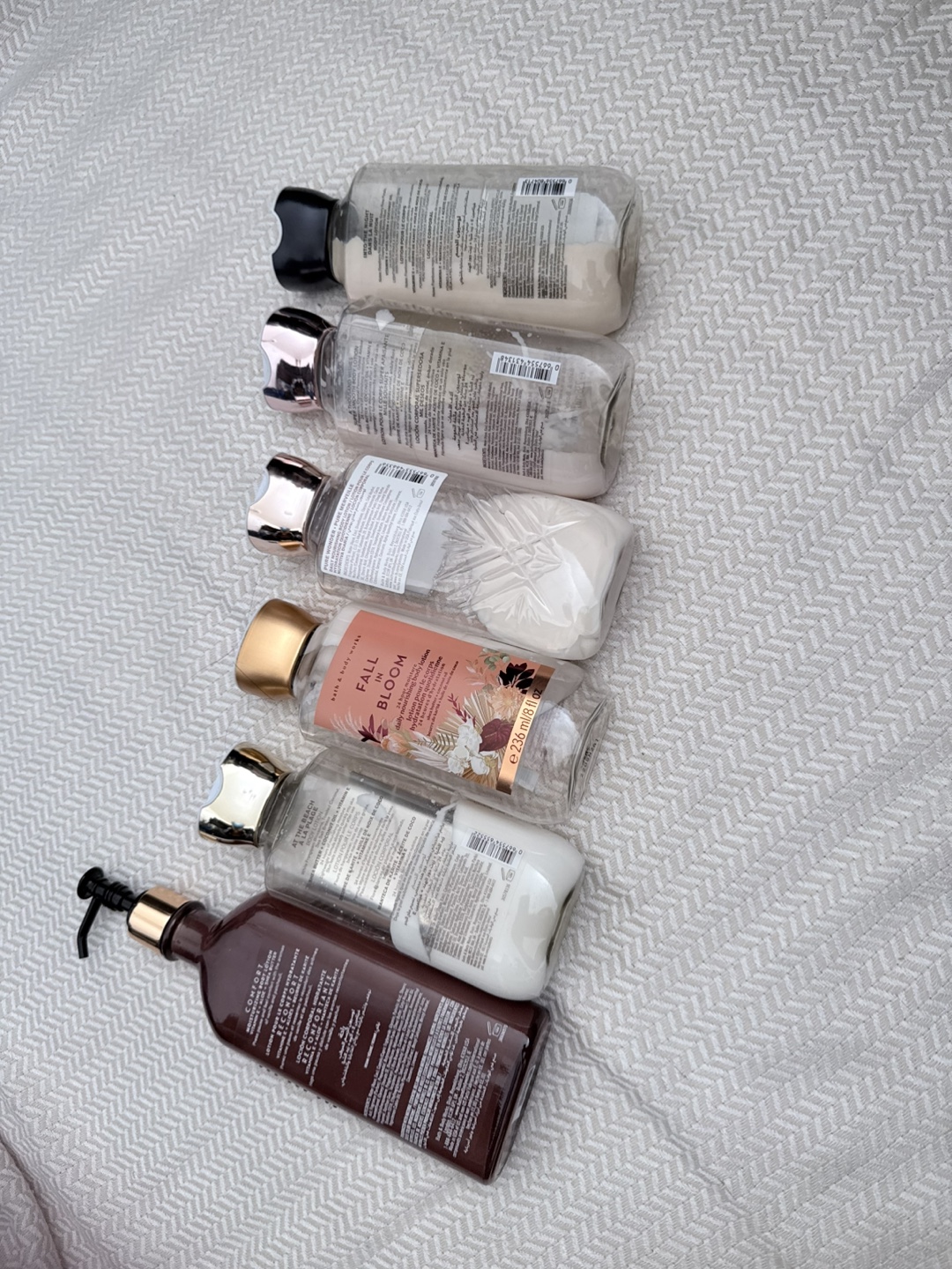 Bath & Body Works Lotions - Bundle of 6 - photo 3