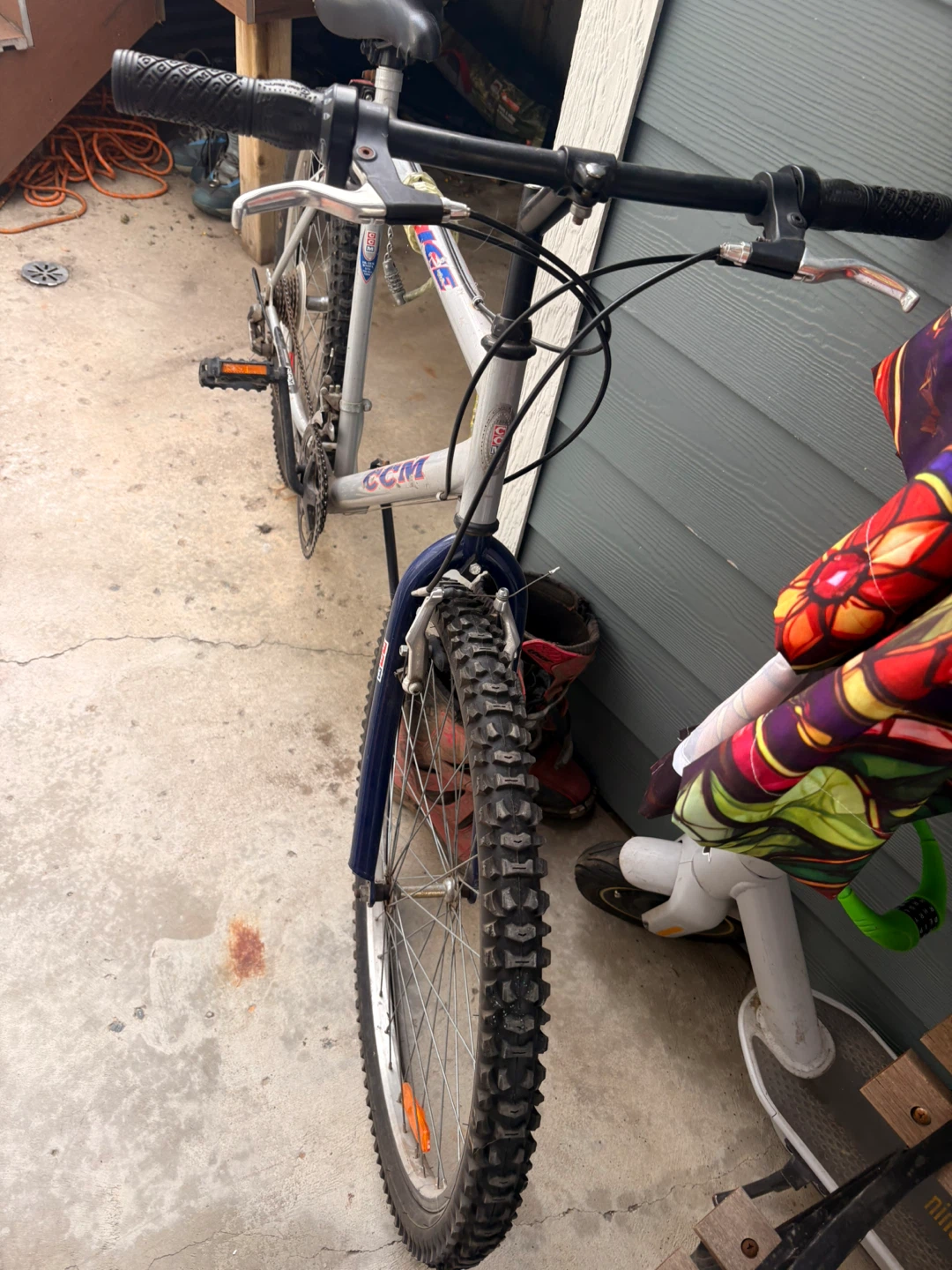 CCM Mountain Bike - 26" Tires - photo 3