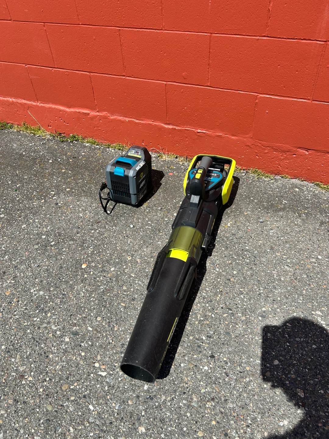 Yardworks 48V Cordless Leaf Blower with 4.0Ah Battery - photo 5