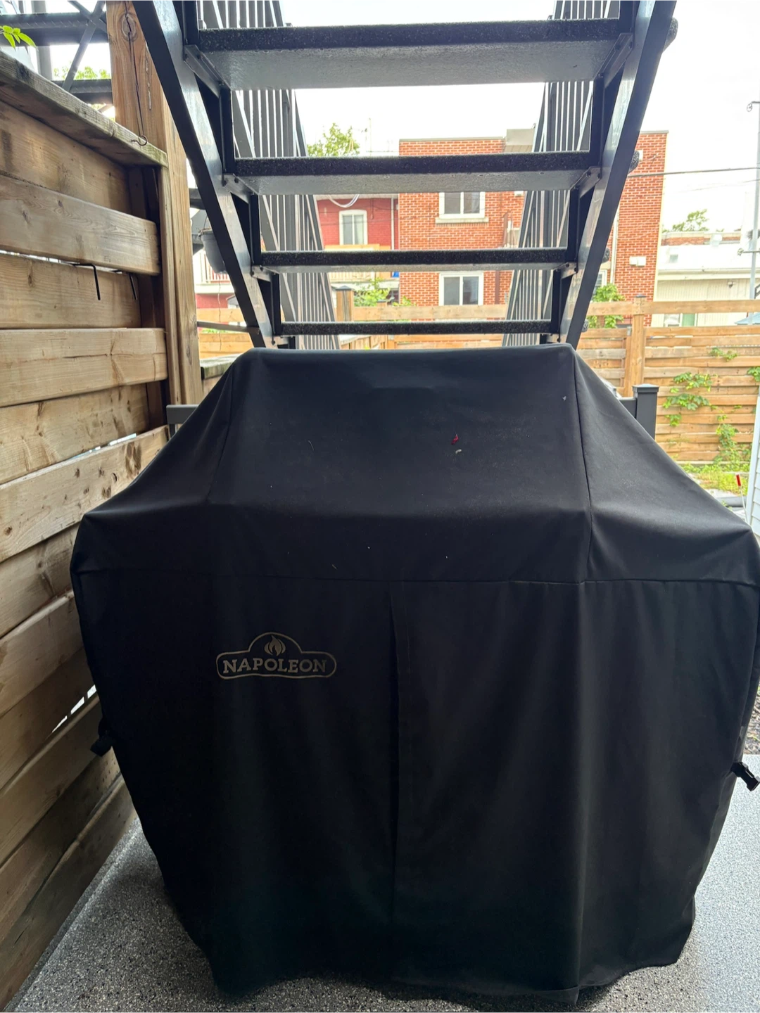 Napoleon Rogue 3 Burner BBQ with Propane Tank - photo 2