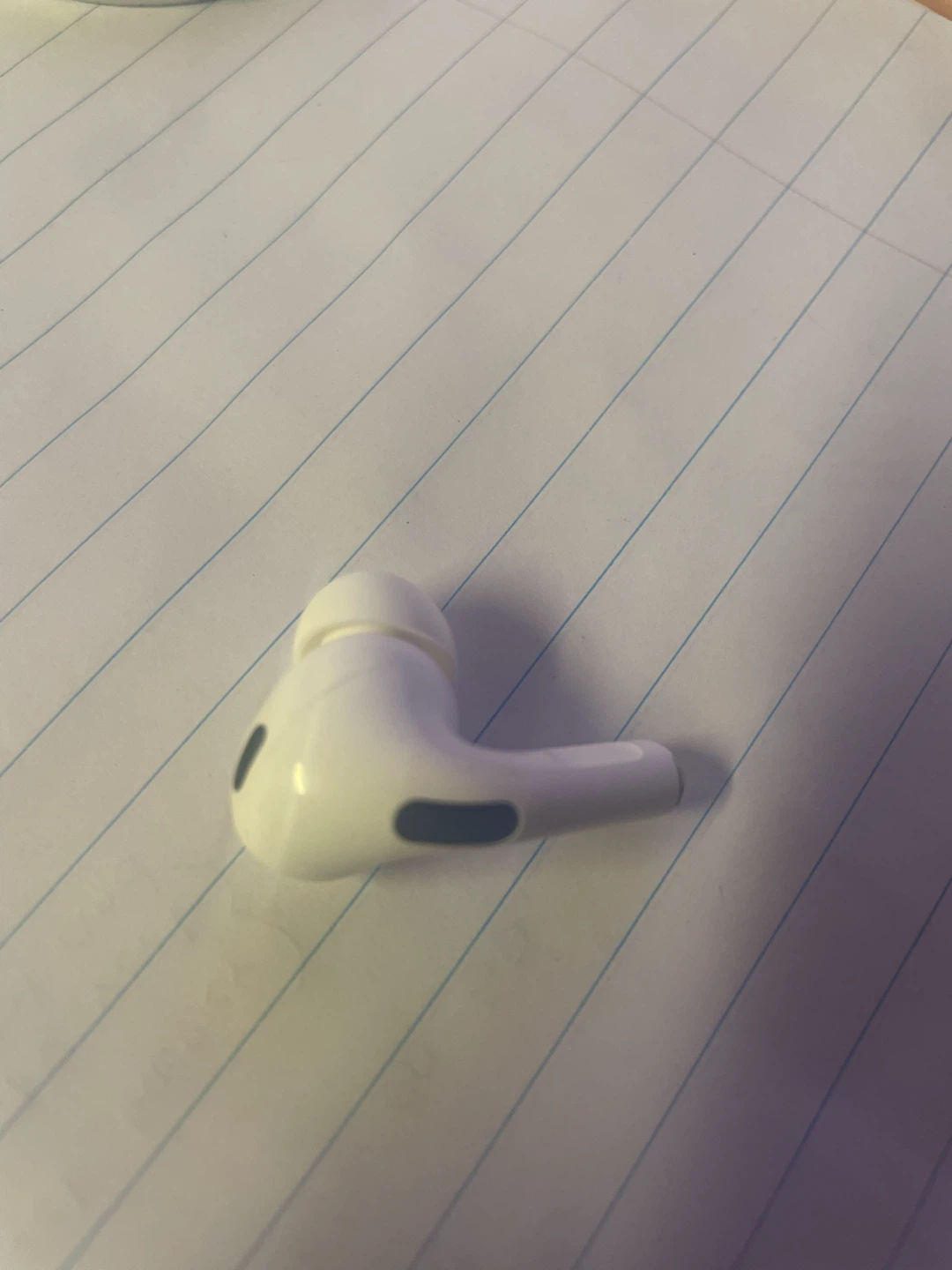 Apple AirPods Pro (Right Earbud) - photo 2