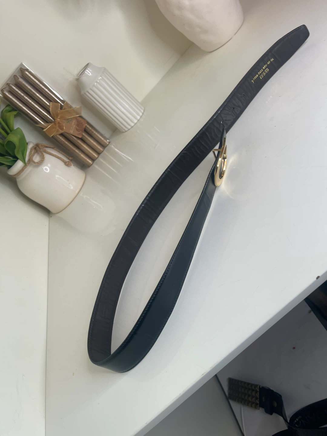 Gucci Black Leather Belt with Gold G Buckle - photo 3