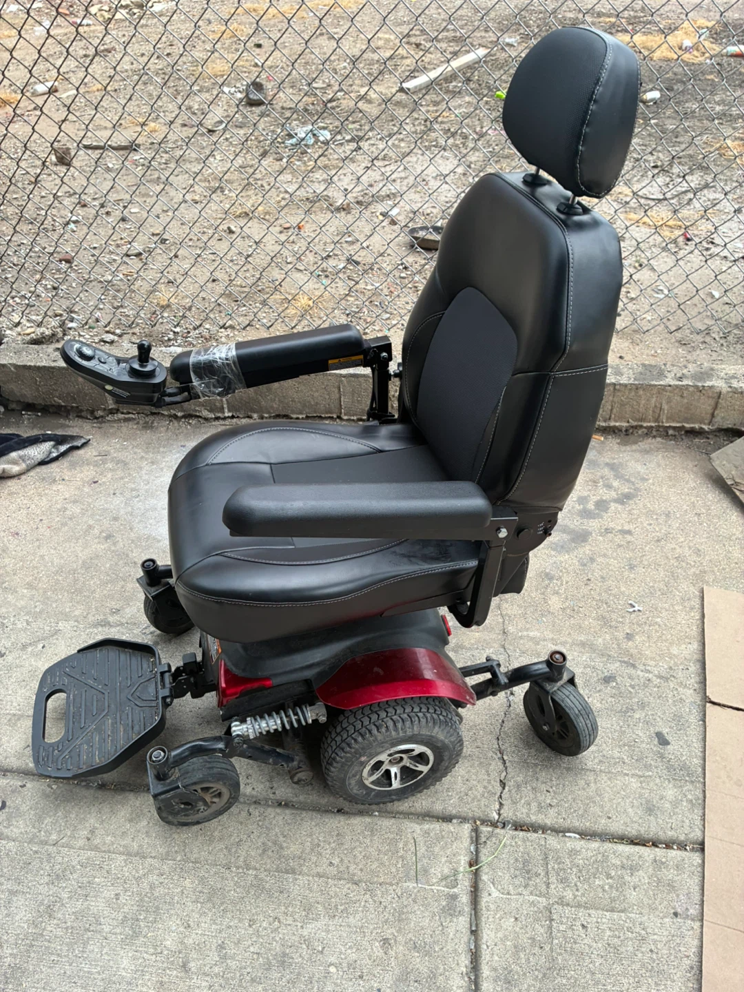 Powered wheelchair - photo 2