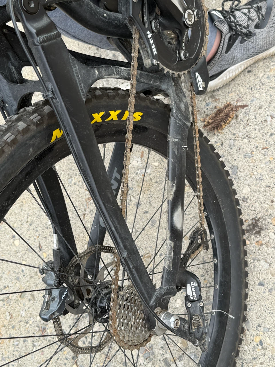 Giant Faith Full Suspension Mountain Bike - photo 3