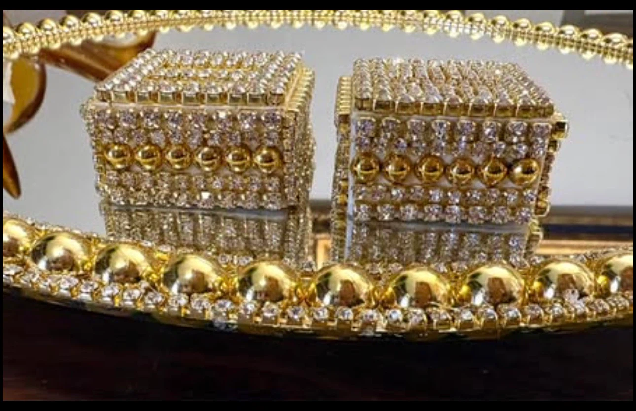 Round Mirror Tray with gold Pearls & gold rhinestone Border - photo 2